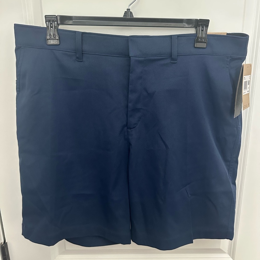 NWT Men’s Nike Dri-Fit Golf Shorts- Size 42